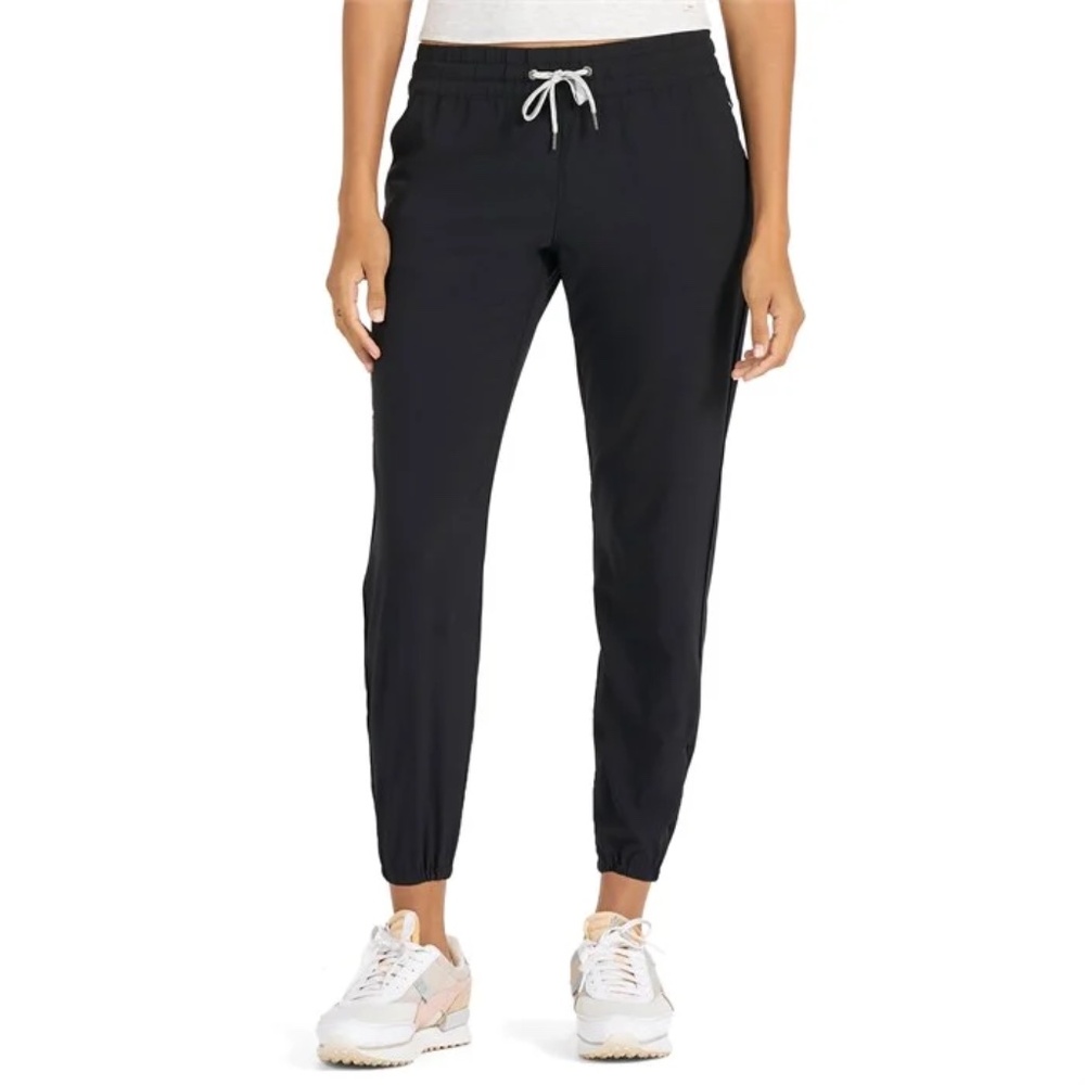 Vuori Women's Weekend Jogger  Black size xsmall